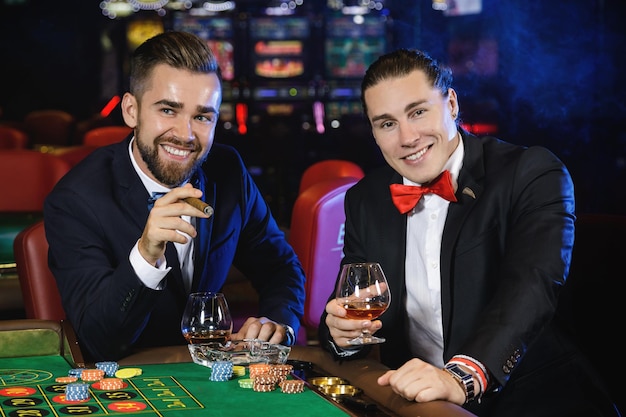 探索问鼎娱乐棋牌开户：开启精彩纷呈的在线赌场体验